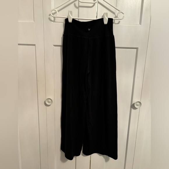 Old navy wide leg sportswear pants, xs, worn once - Picture 3 of 3